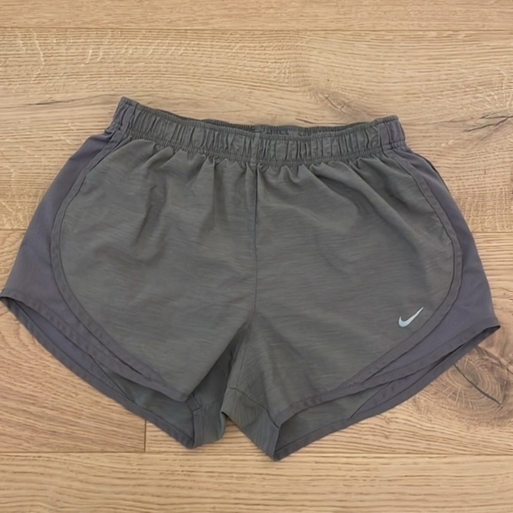 Nike Dri-FIT Gray Running Shorts Women’s Medium Athletic Gym Activewear